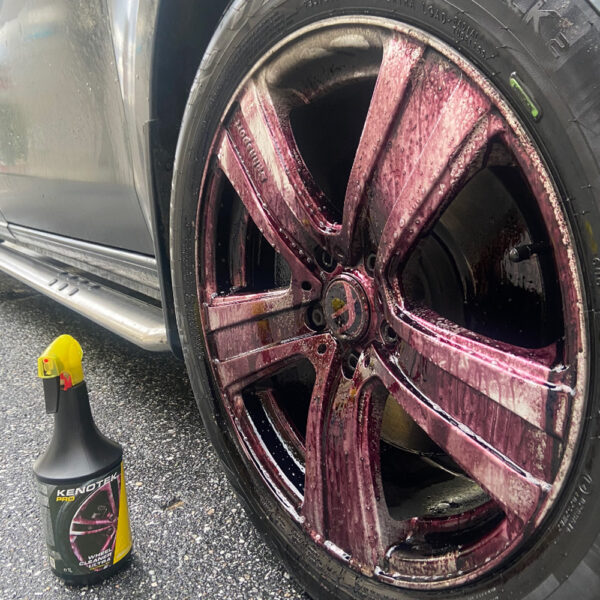 KENOTEK – XTRA 4200 – ULTRA WHEEL CLEANER – 1000ml – HALLOWEEN