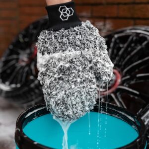 CARBON COLLECTIVE – Supreme Plush Microfibre Wheel Mitt