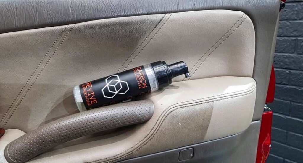 CARBON COLLECTIVE - Revive Foaming Leather Cleaner - Lederreiniger - 200ml
