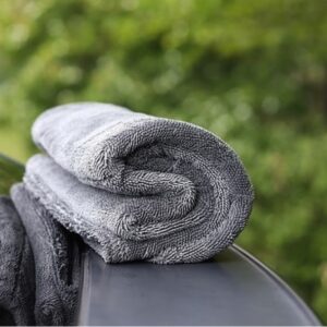 CARBON COLLECTIVE – PRO – Onyx Twisted Drying Towel – 1100GSM – 50x80cm