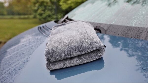 CARBON COLLECTIVE – PRO – Onyx Twisted Drying Towel – 1100GSM – 50x80cm