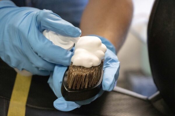 KOCH CHEMIE – Leather Brush – Borstel voor Alcantara, Textiel en Leder