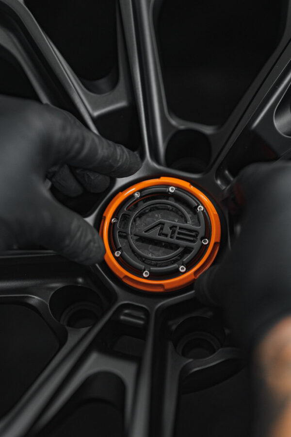 AL13 – 3 PIECE – CARBON / FORGED CARBON Center Caps