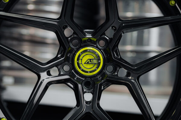AL13 – 3 PIECE – CARBON / FORGED CARBON Center Caps