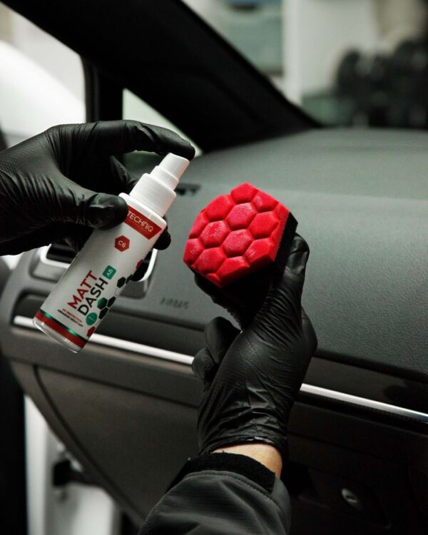 GTECHNIQ – C6 – Matte Dash – Interior Matte Cleaner