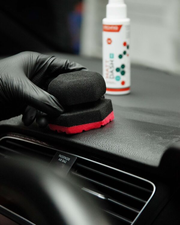 GTECHNIQ – C6 – Matte Dash – Interior Matte Cleaner