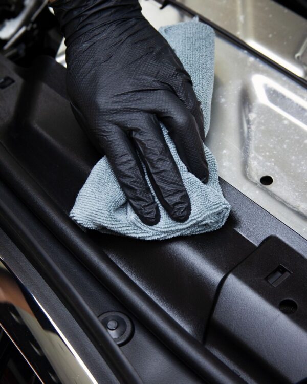 GTECHNIQ – C4 – Permanent Trim Restorer