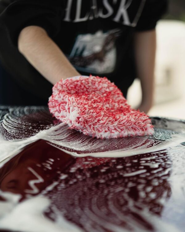 GTECHNIQ – WM2 – Microfibre Washmitt – Red