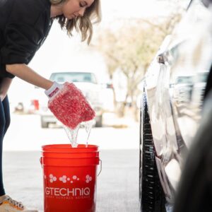 GTECHNIQ - WM2 - Microfibre Washmitt - Red