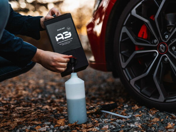 PURE:EST – A3 – Alkaline Snow Foam – Pre-Cleaner – Insect, Vuil & Wegfilm Verwijderaar