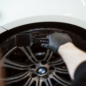 PURE:EST – Tyre Brush