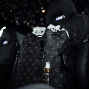 STJÄRNAGLOSS – Häxeri – 24k Golden + Black Diamond Stones – Luxury Airfreshener