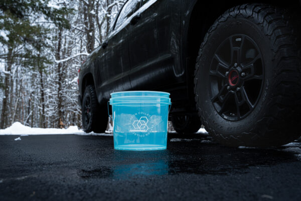 CARBON COLLECTIVE – Clear Teal Wheel Bucket – 13L