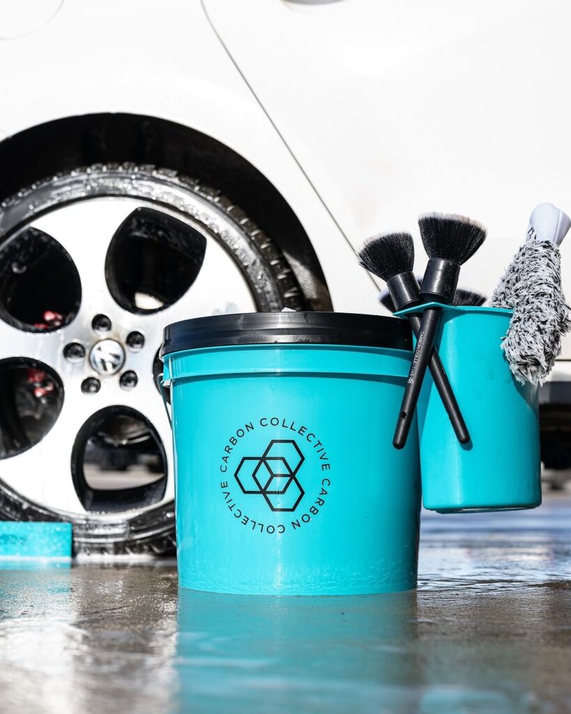 CARBON COLLECTIVE - Signature Teal Wheel Bucket - 13L