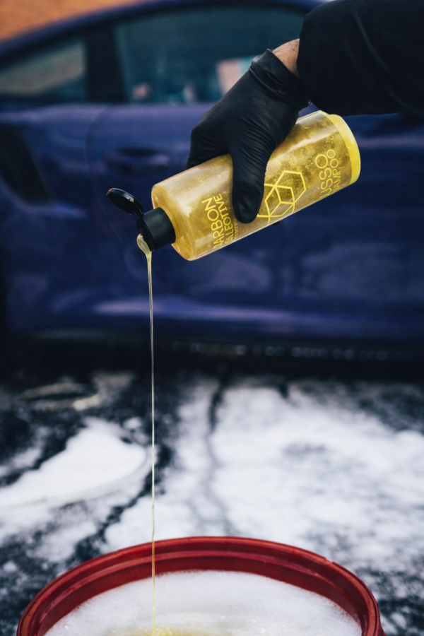 CARBON COLLECTIVE – Luxor – Gold Flakes Infused – Oud Wood Parfum Luxury Scent – Shampoo