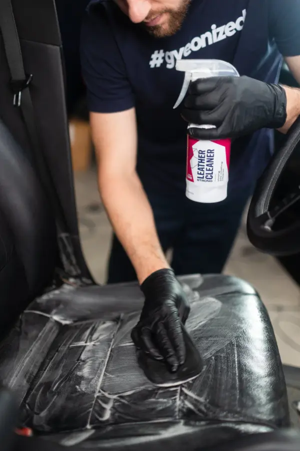 GYEON Q²M Leathercleaner Strong