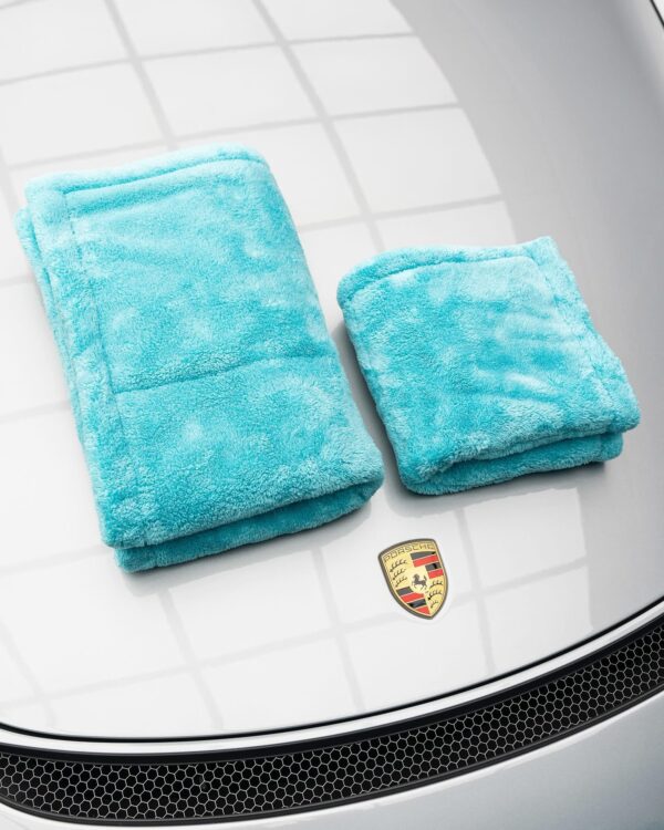 CARBON COLLECTIVE – Korean Ultra Plush Microfibre Towel – 1200GSM – 50x80cm