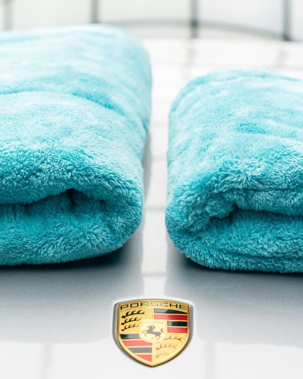 CARBON COLLECTIVE – Korean Ultra Plush Microfibre Towel – 1200GSM – 50x80cm
