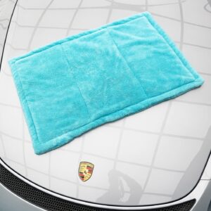 CARBON COLLECTIVE - Korean Ultra Plush Microfibre Towel - 1200GSM - 50x80cm