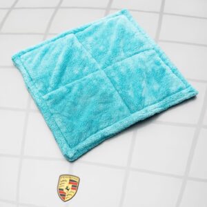 CARBON COLLECTIVE - Korean Ultra Plush Microfibre Towel - 1200GSM - 45x45cm