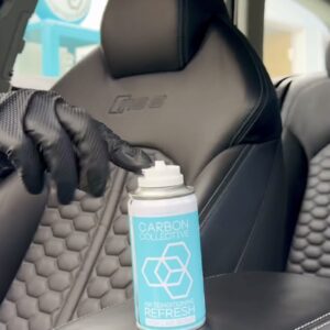 CARBON COLLECTIVE – Air Conditiong Refresh – Odor Eliminator – Geurbom – Cologne / New Car Scent – 57gr