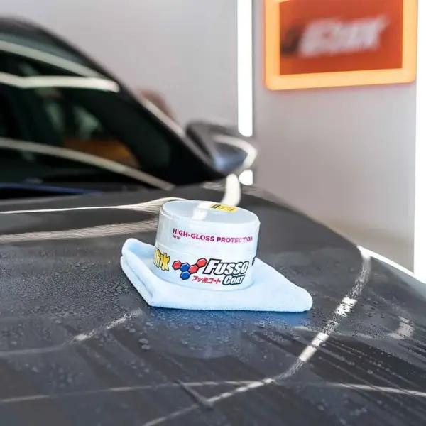 Soft99 – Fusso Coat Wax – 12 Months Protection For Light Colored Vehicles – 200ml – White