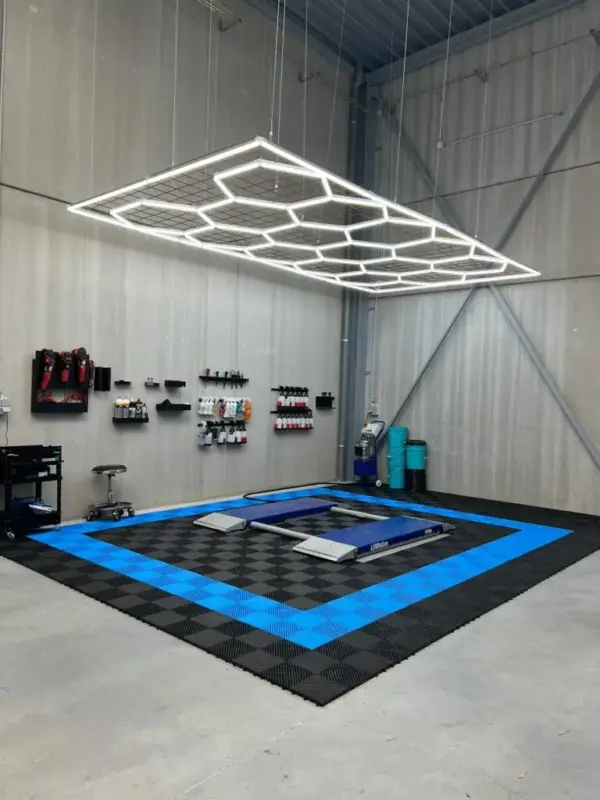 Buijsse Cars – 61 Dozen Zwart